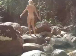 घोड़े से औरत की चुदाई नंगी